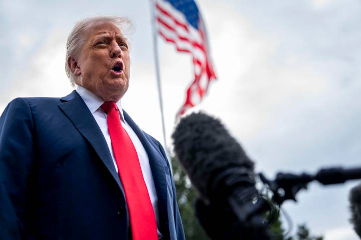 Trump dice que no sabe "mucho" sobre la ofensiva israelí en la ciudad de Gaza