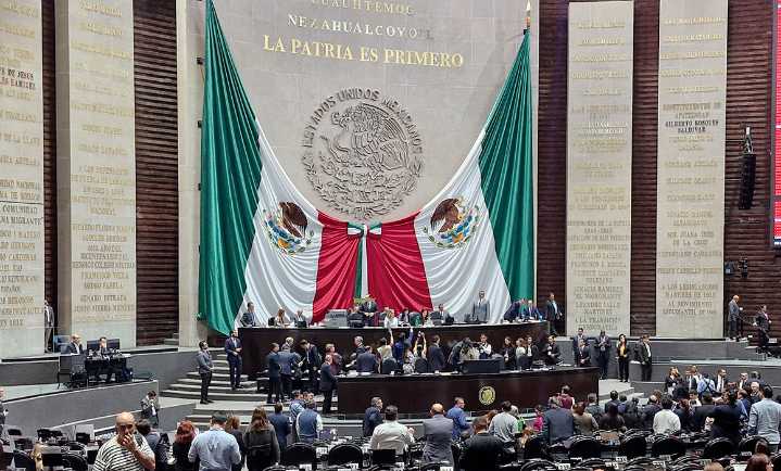 Enfrenta Rosa Icela Rodríguez reclamos y apoyos en San Lázaro