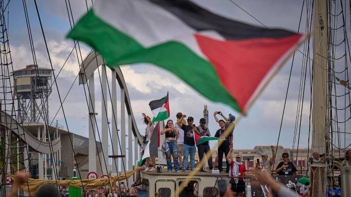 Flotilla headed to Gaza leaves Barcelona for a second time after storm delay