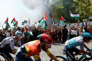 Spain PM ‘proud’ of pro-Palestinian protests at Vuelta