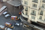 La Policía detiene a un hombre atrincherado con bombonas de butano en la esquina de Gran Vía con Montera: "Amenazaba con hacerlas explotar"