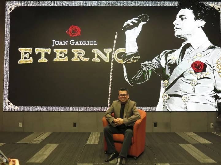 Grabaciones inéditas de Juan Gabriel salen a la luz en su álbum «Eterno»