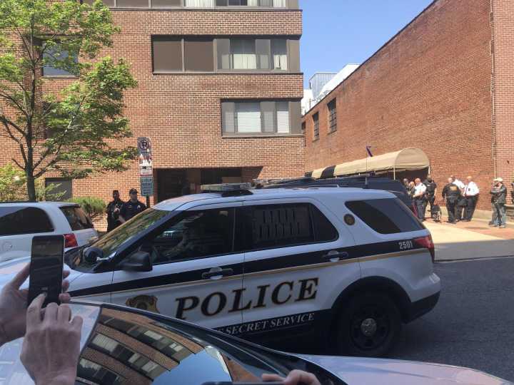 Adolescente de 15 años se declara culpable de ataque a exfuncionario de DOGE en Washington