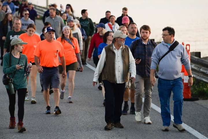 Senator highlights union support during Mackinac Bridge Walk