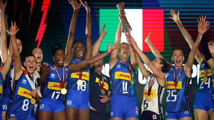 Fuerza 'azzurra': así celebró Italia el campeonato Mundial Femenino de Vóley 2025