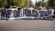 Arrancó la marcha en Mendoza contra el veto de Milei al financiamiento universitario