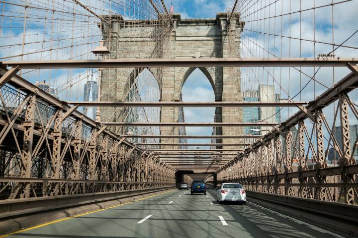 El alcalde de Nueva York, Eric Adams, renuncia a la reelección poco más de un mes antes de la votación