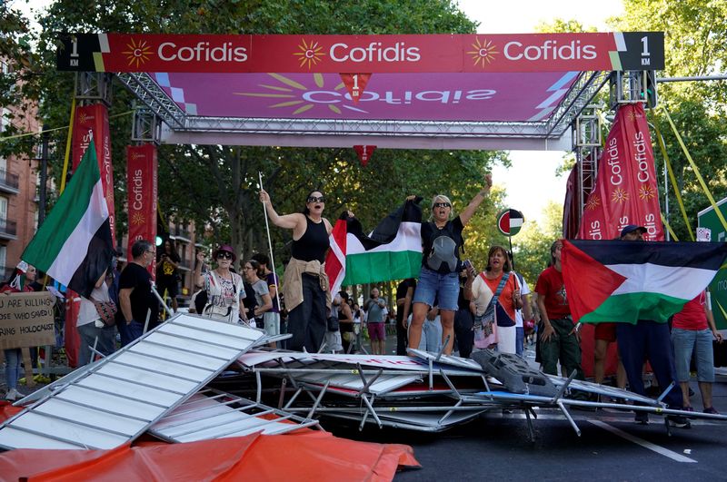 Anti-Israel protests force early end to Vuelta a Espana cycle race