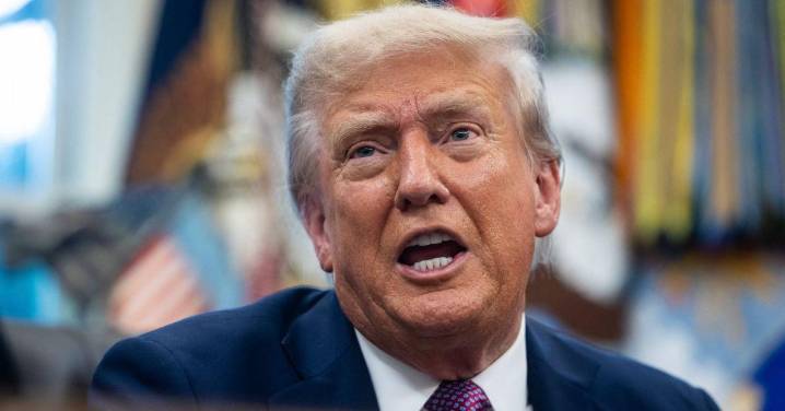 Trump's Oval Office Bling Exposed as 'Knockoff' $60 Plastic Sprayed Gold