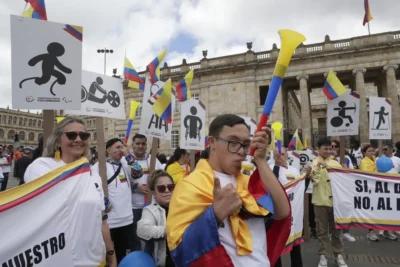 Medallistas olímpicos colombianos protestan contra la reducción de presupuesto del deporte