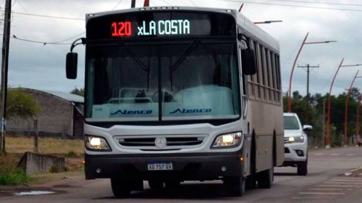 Tránsito y Transporte de la Capital informó que la línea 120 continua con la modificación…