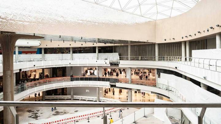 Marineda City deja ver su nueva plaza central mientras avanza la ampliación