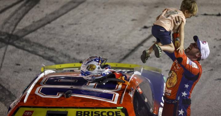 Chase Briscoe wins second straight Southern 500 in dominating fashion