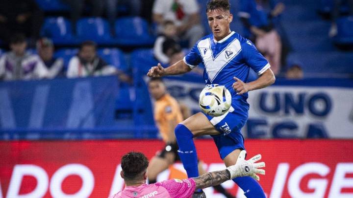 Vélez se lo dio vuelta a Atlético Tucumán para quedar como escolta