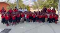 Coordinación de Transparencia entrega útiles escolares