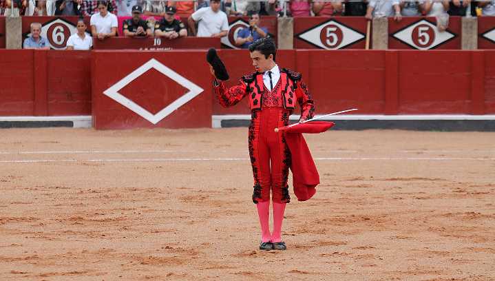 El detalle en La Glorieta: El triunfo de Marco Pérez vestido de Julio Robles
