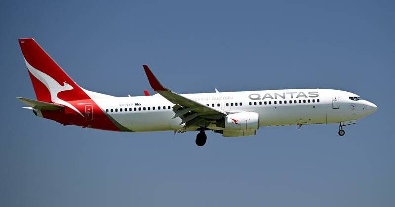 Qantas plane lands in Auckland after reports of fire