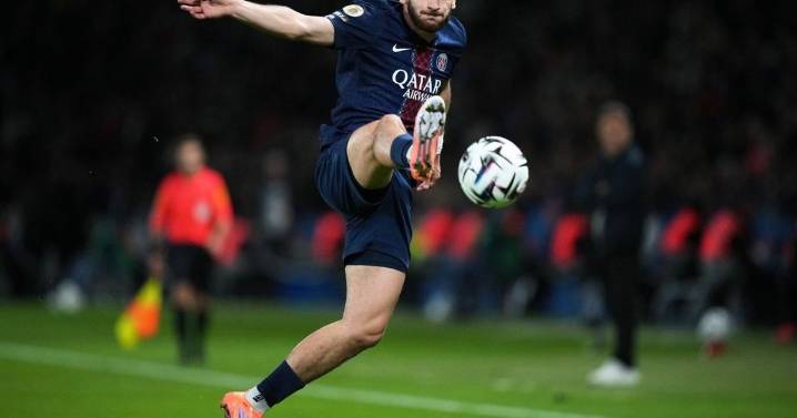 PSG's Kvaratskhelia to miss Champions League game against Barcelona but Neves back