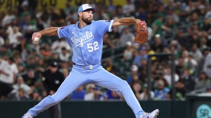Wacha throws 6 shutout innings for his 10th win as Royals top Athletics 4
