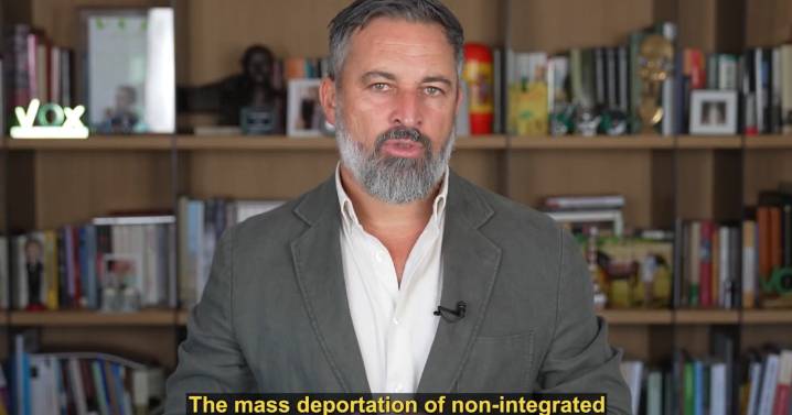 El vídeo de Abascal proyectado en la manifestación antiinmigración de Londres se vuelve viral