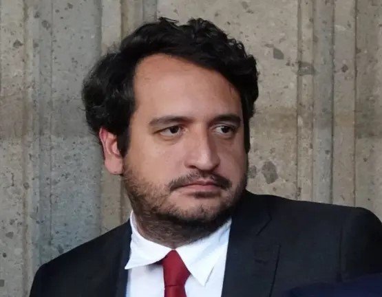 Andrés Manuel López Beltrán niega amparo a su nombre y de su hermano