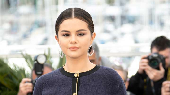 Selena Gomez Hot Sauce Pickle Popcorn Hack Has Our Mouths Watering