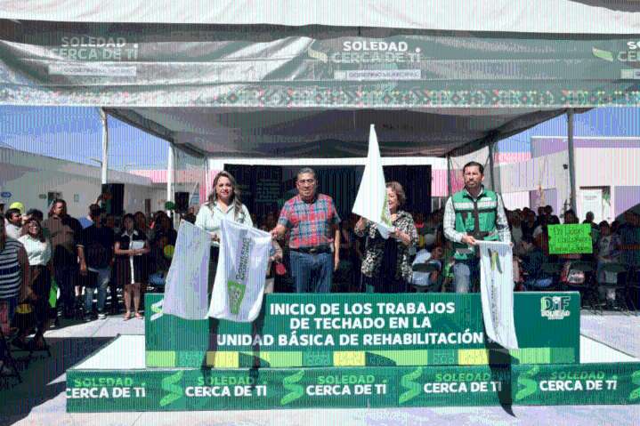 Alcalde de Soledad arranca techado y entrega apoyos en la UBR II