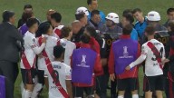 "Hijo de...": El descontrol de los jugadores de River contra el árbitro... Tuvo que intervenir la policía El equipo brasileño pasó a semis.