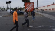 Patrullas y redadas en Home Depot: La lucha de los jornaleros en Los Ángeles