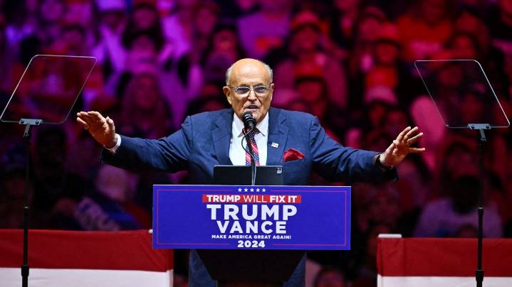 Trump says he'll honor "patriot" Giuliani with Presidential Medal of Freedom