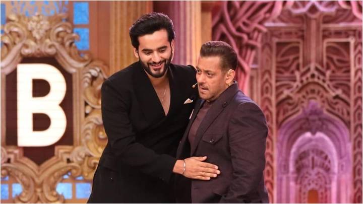 ‘Weekend Ka Vaar Hoga Tabahi’: Abhishek Malhan Drops Pics With Salman Khan From Bigg Boss 19