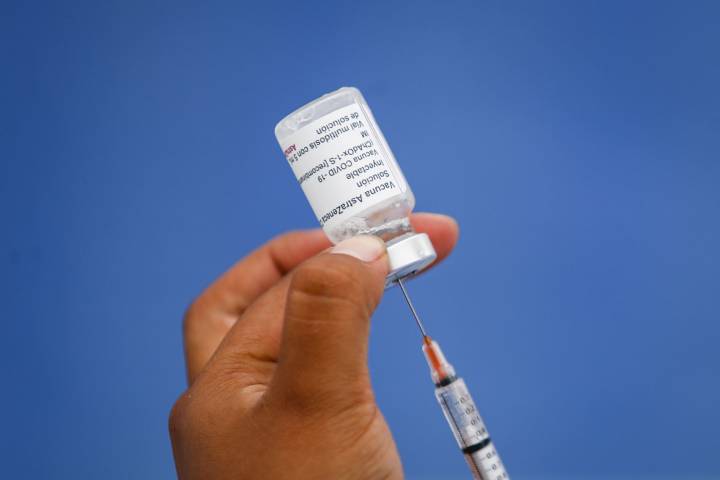 Trump pide a farmacéuticas que publiquen las tasas de éxito de vacunas contra covid