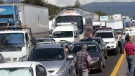 Autopista México–Puebla permanece cerrada en el km 39 tras fuga de gas por accidente