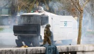 Romería al Cementerio General: reportan diversos detenidos, enfrentamientos con Carabineros y cierre de estaciones del Metro