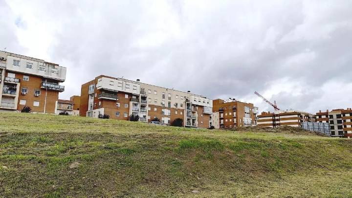 La construcción de 235 viviendas asequibles en Mérida, más cerca: un jurado profesional valora 21 propuestas