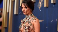 El homenaje de Jenna Ortega a Isabella Rossellini en los Premios Emmy 2025