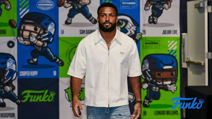 PHOTOS: Seahawks Arrive At Lumen Field For Season Debut vs. 49ers