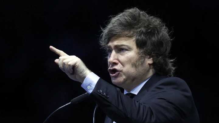 ADEPA alerta sobre ataques al periodismo y desinformación: "El derecho a la crítica no incluye el insulto"