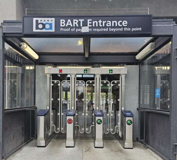 UPDATE: BART Service Slowly Restarts In East Bay; Commuters Left Stranded As They Look For Alternative Transportation