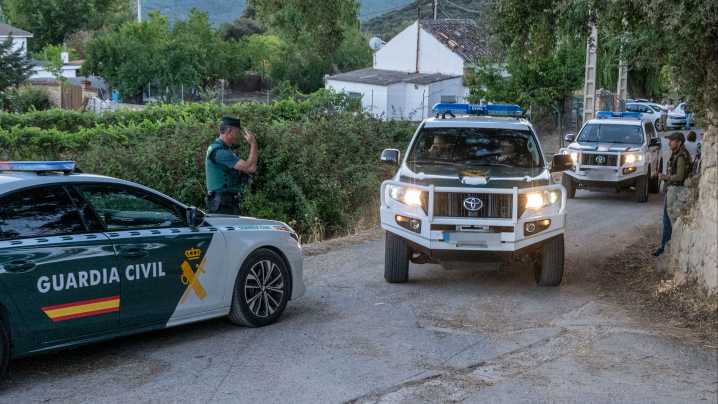 Un hombre se atrinchera en una vivienda con una mujer después de haber matado al marido de ella en Granada