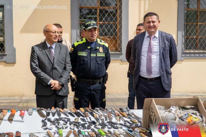 Autoridades destruyen 30 mil armas cortopunzantes en Pasto