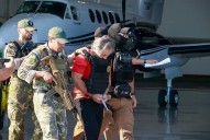Paraguay entrega a Hernán Bermúdez, líder de la Barredora; lo trasladan a México