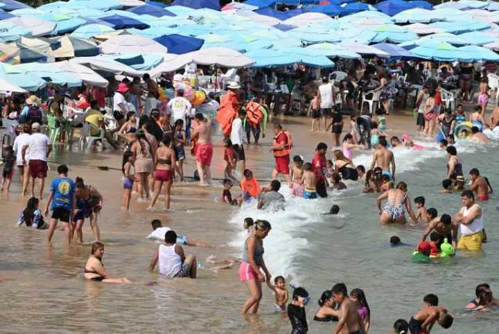 México vive un auge turístico mientras EU enfrenta una fuerte caída en visitantes internacionales