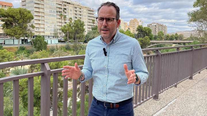 El PSOE tacha de "tomadura de pelo" que Mazón pida al Gobierno que le pague "su" tranvía de Elche