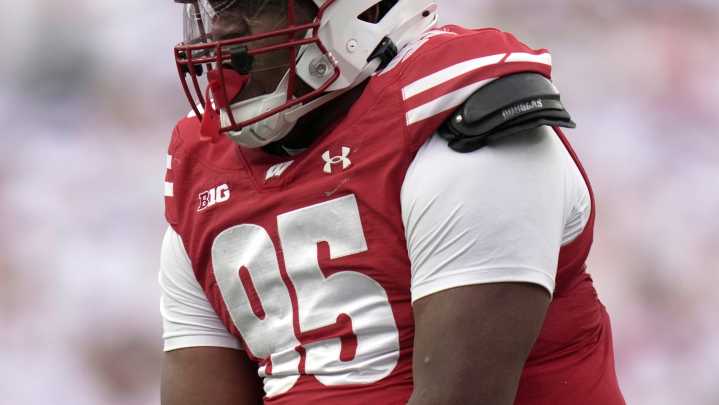 Year of growth making difference for UW defensive tackle Brandon Lane