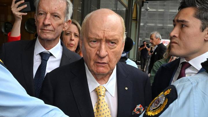 Shock jock Jones' alleged public sex abuse revealed
