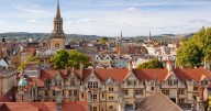 Oxford University academics 'rely on charities for food and showers'