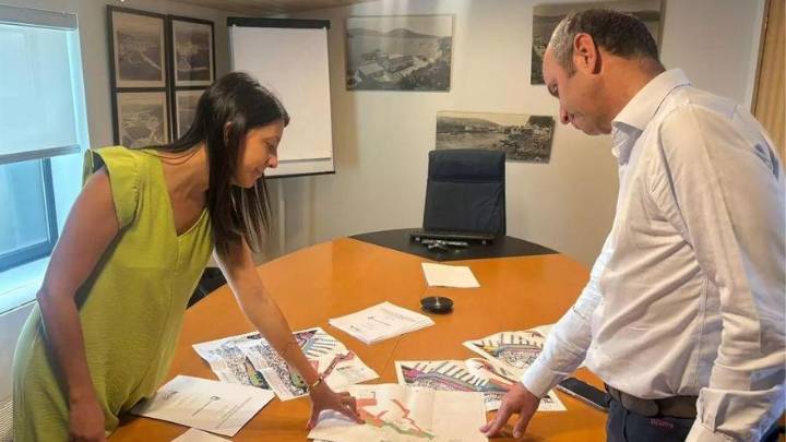 El PP arrebatará la Alcaldía de Ribeira al BNG tras un acuerdo con cuatro concejales del PBBI