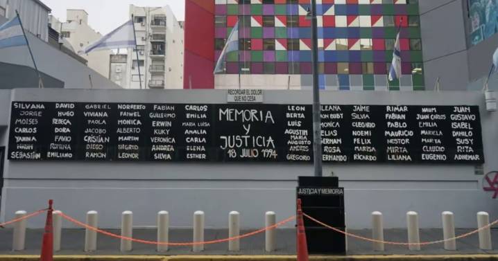 El atentado a la AMIA suma un capítulo clave: iraníes acusados serán juzgados en ausencia en Argentina