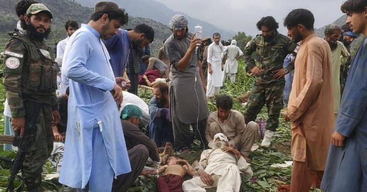 An earthquake destroys villages in eastern Afghanistan and kills 800 people, with 2,500 injured